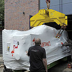 Einbau des neuen BHKW in der EPL-Energiezentrale Schildhof in Langenhagen